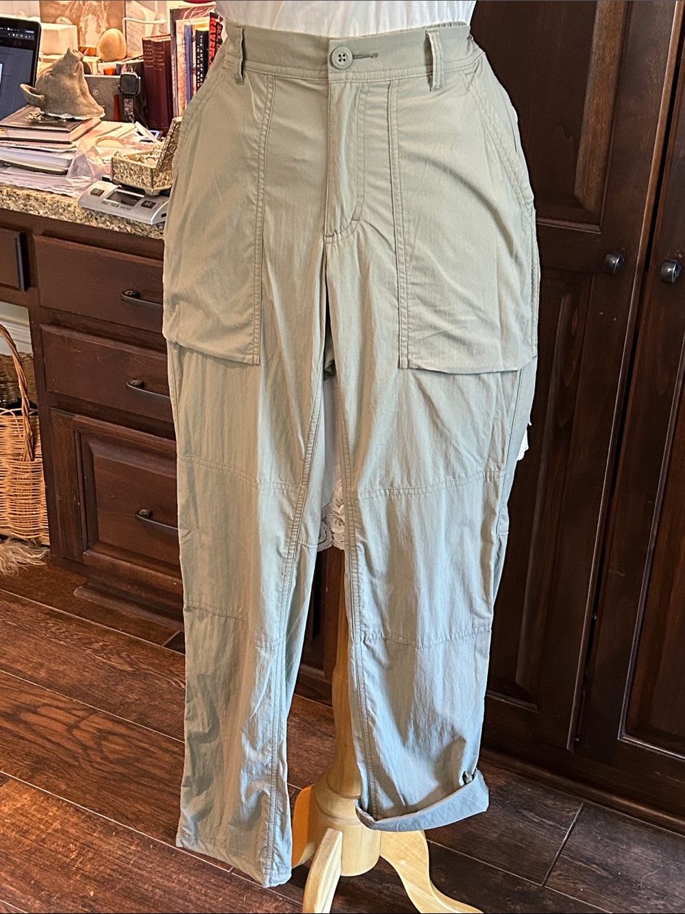 REI Sz 2 Light Olive Khaki Utility Straight Leg Cargo Pants